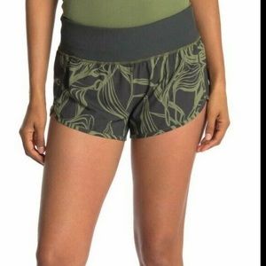 Zella green printed shorts